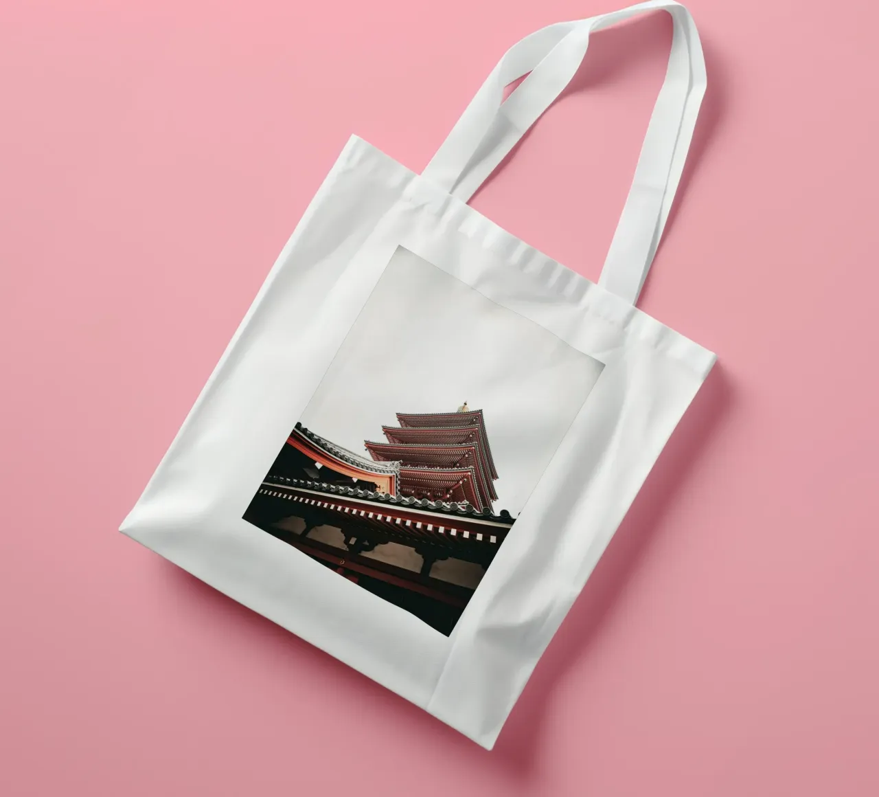Pagode borsa in juta da Flo Klein