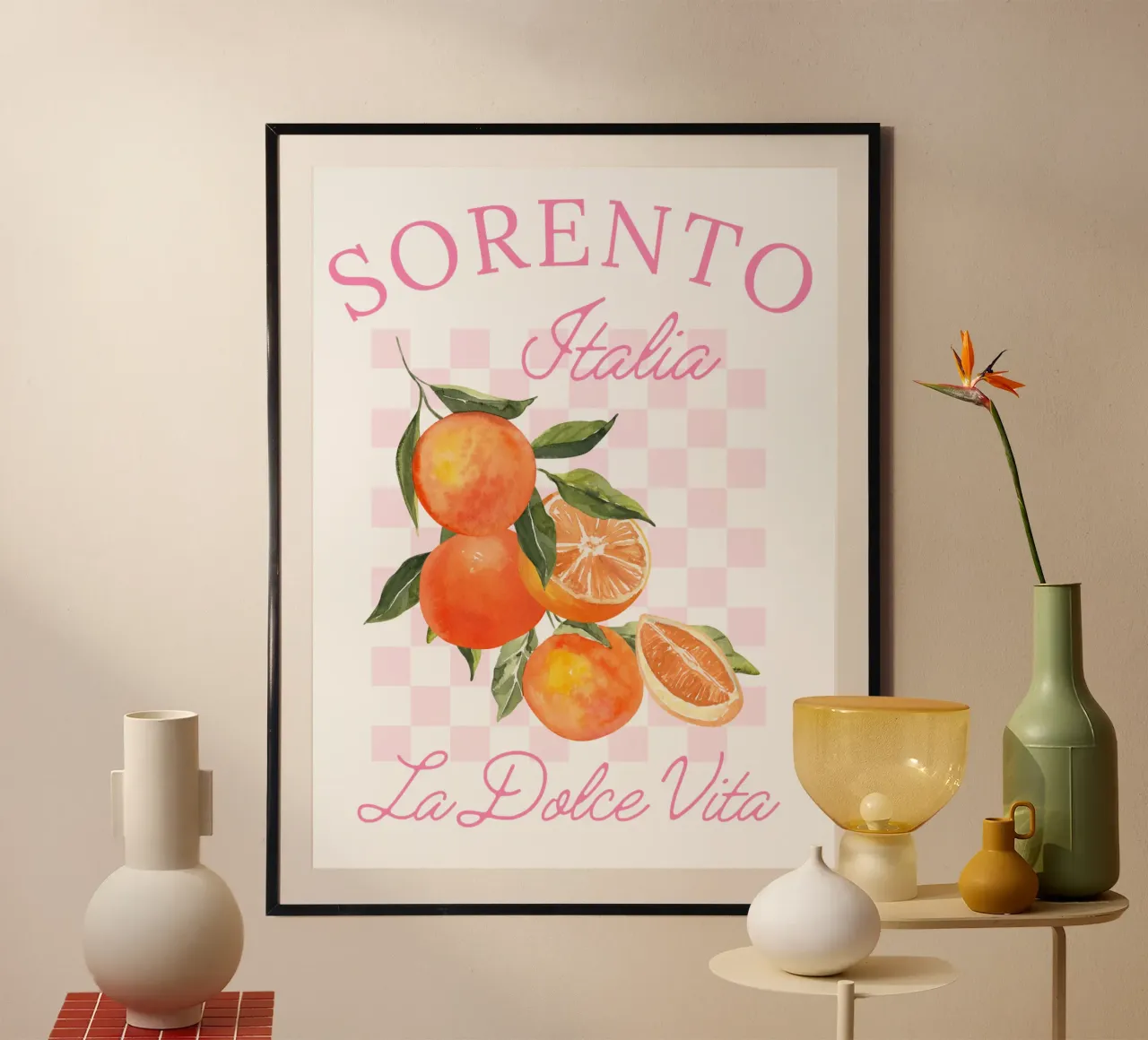Sorrento Italy Orange Watercolor Print – La Dolce Vita Art poster con telaio in legno da The Quote Collective