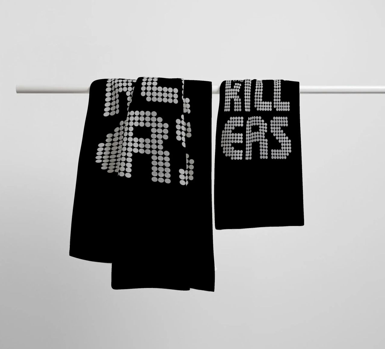 The Killers Distressed Stacked V1 asciugamano da bagno da callmegreciaa