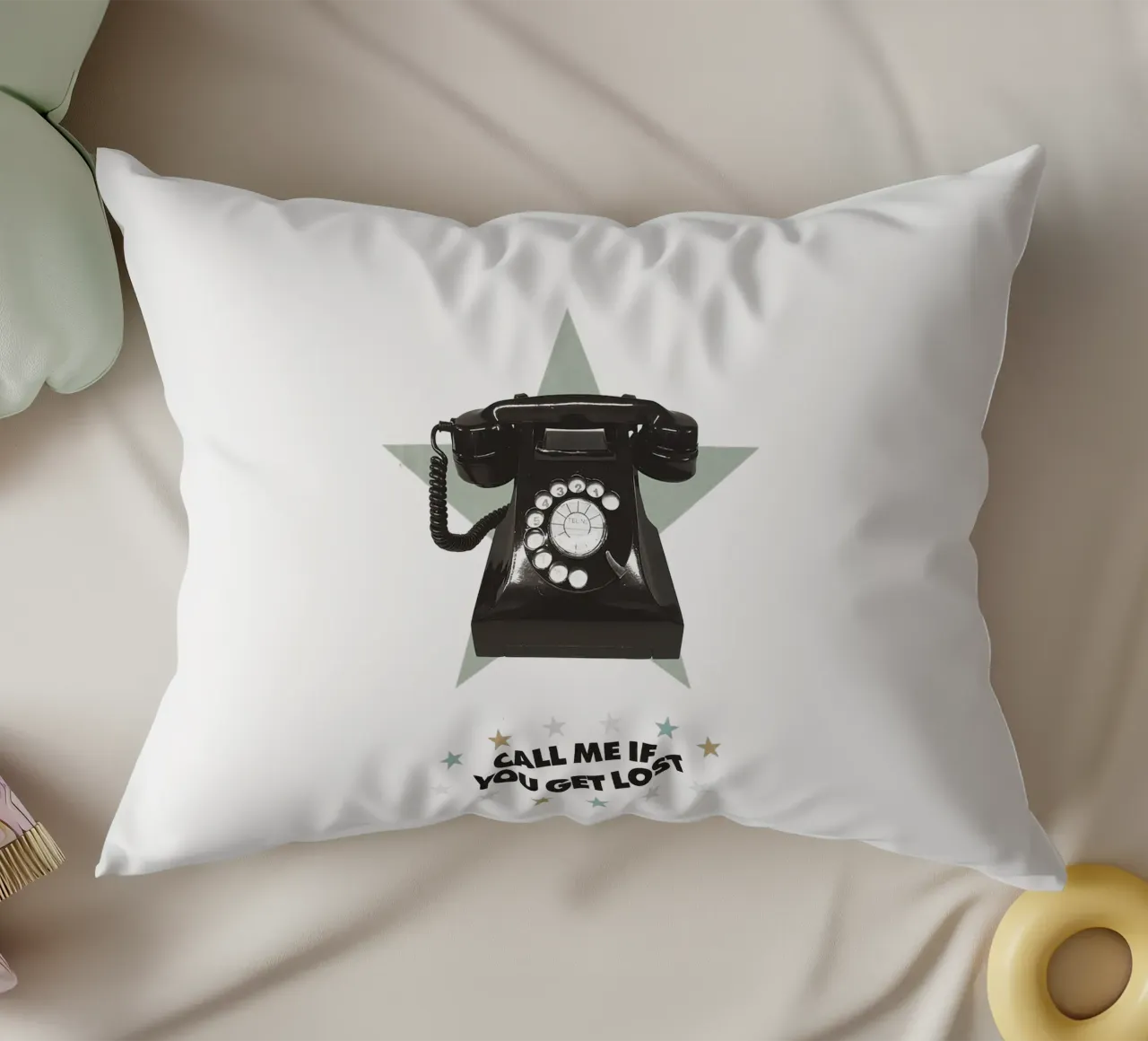 Call Me If You Get Lost cojín de Attaboy Dsgn