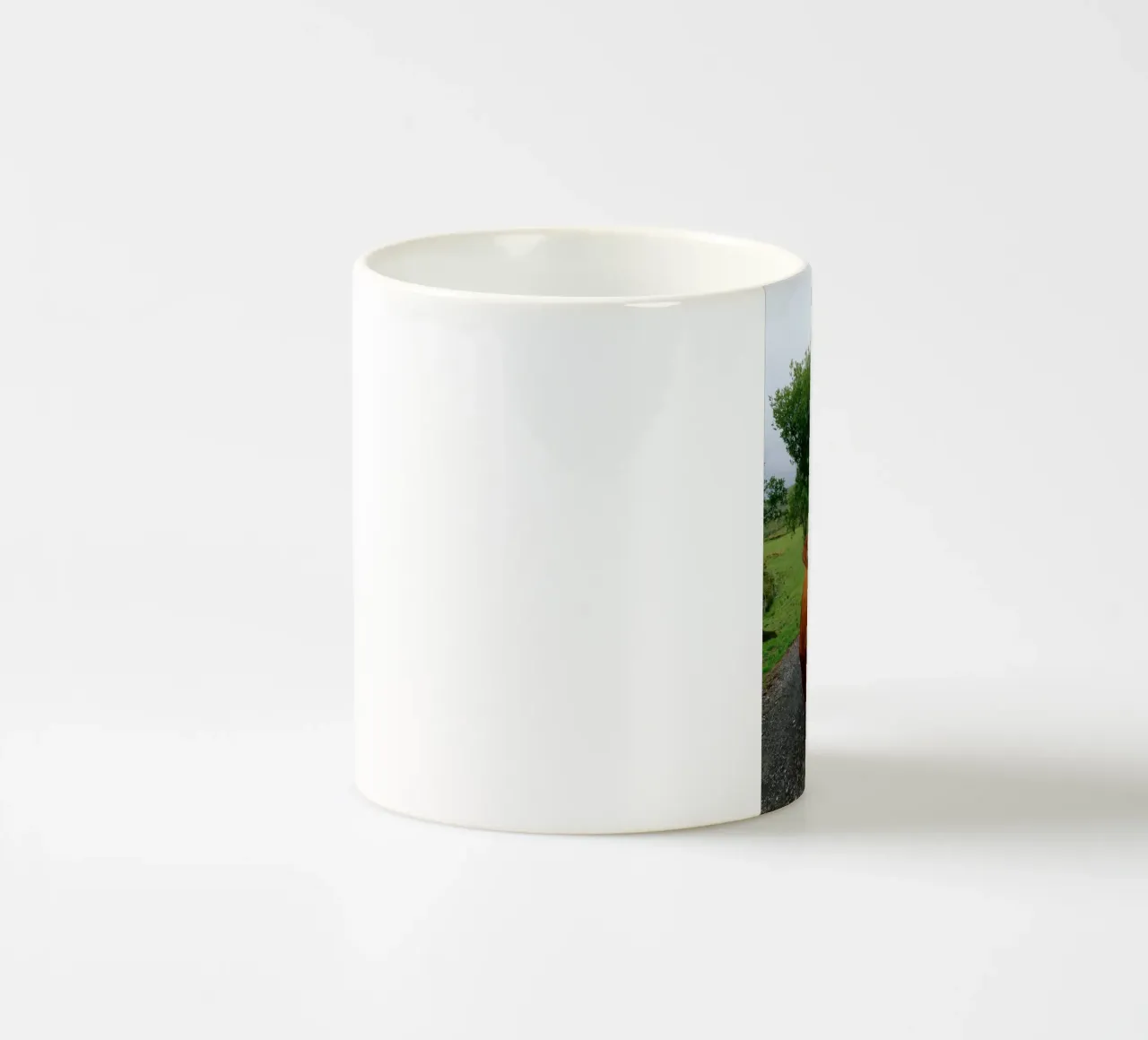 Incontrare Olga tazza in ceramica da The Wild Creative Studio