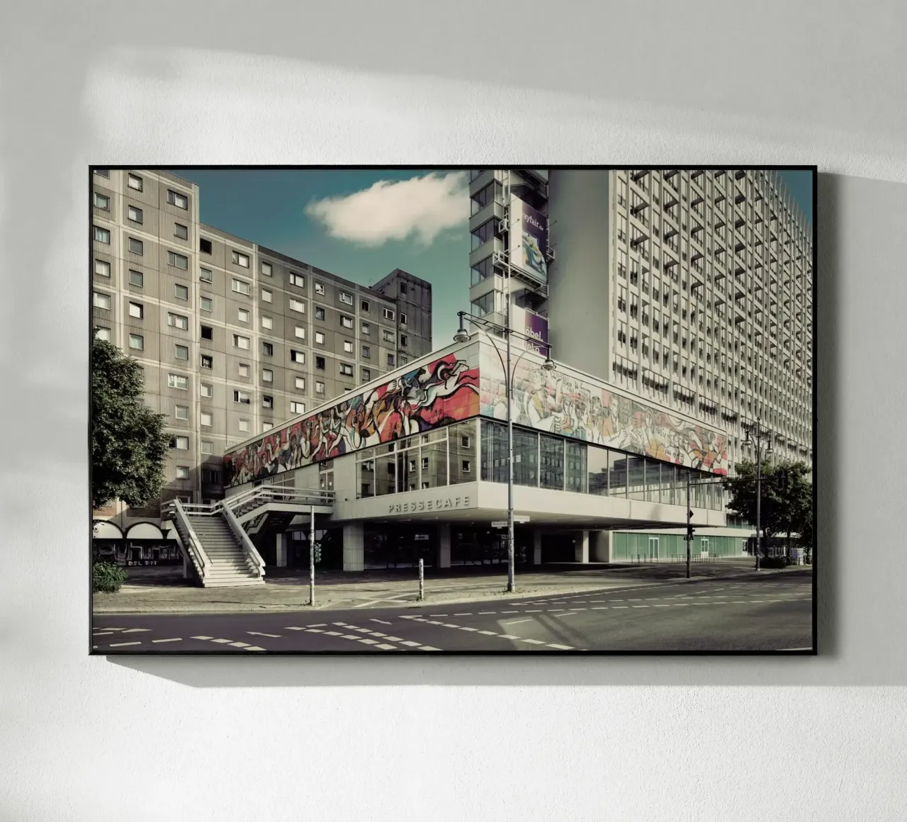 Pressecafe plexiglass da Michael Belhadi