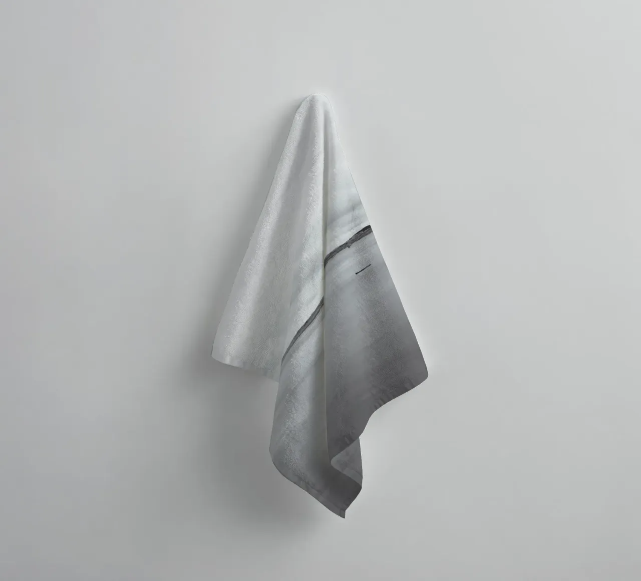 Larghezza in grigio asciugamano da bagno da The Wild Creative Studio
