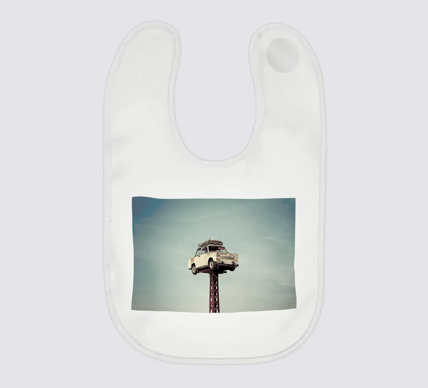 Trabant Babylätzchen von Michael Belhadi