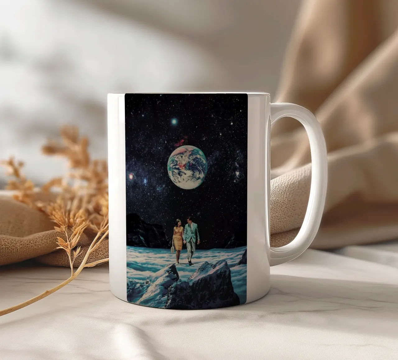 I Promise You We Will Be Back Soon tazza in ceramica da Frank Moth
