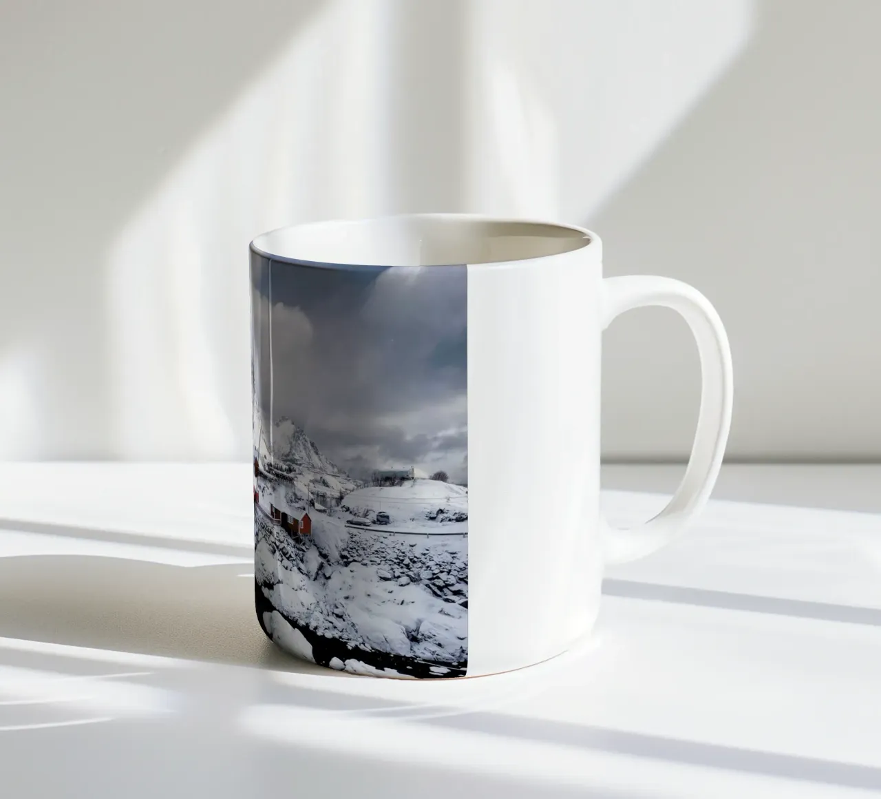 Snowy Suburbia by @Mumemories tazza in ceramica da EyeEm Mobile GmbH