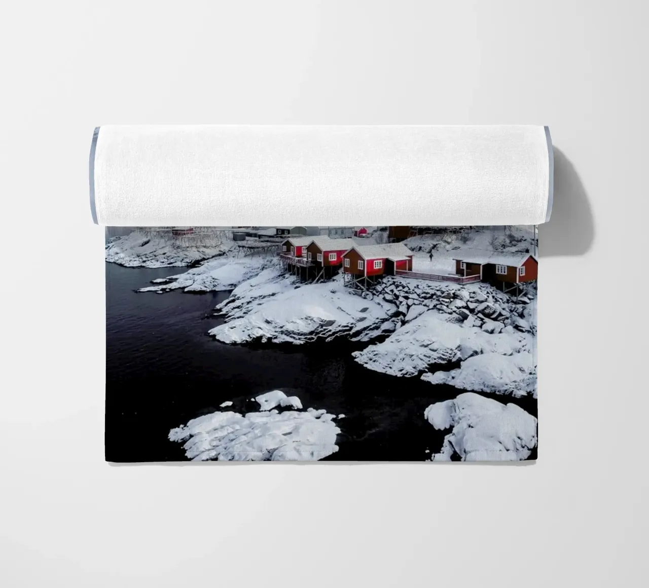Snowy Suburbia by @Mumemories telo mare da EyeEm Mobile GmbH