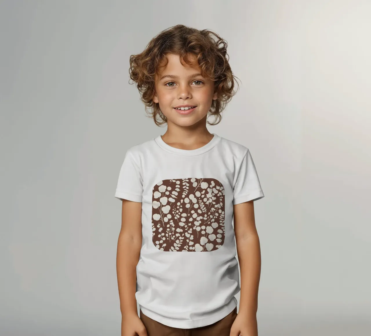 Motif de feuilles d'eucalyptus Marron foncé t-shirt enfant de SilverPegasus