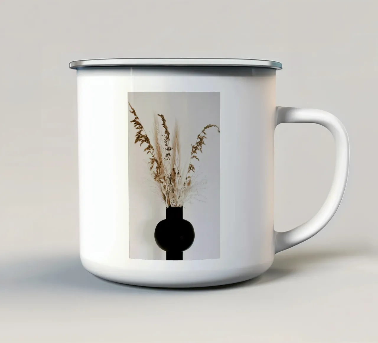 Black Vase tazza in smalto da Sebastian Hilgetag