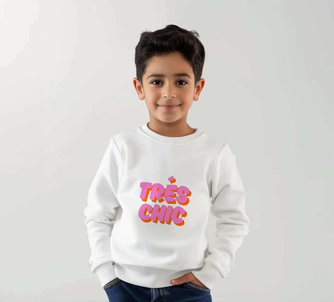 Audace design tipografico "Très Chic" in rosa e arancione felpa bambino da The Quote Collective