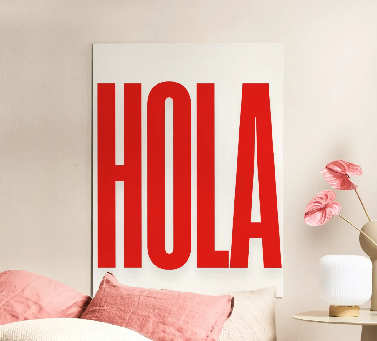 Hola in grassetto tipografico poster con telaio in plastica da The Quote Collective