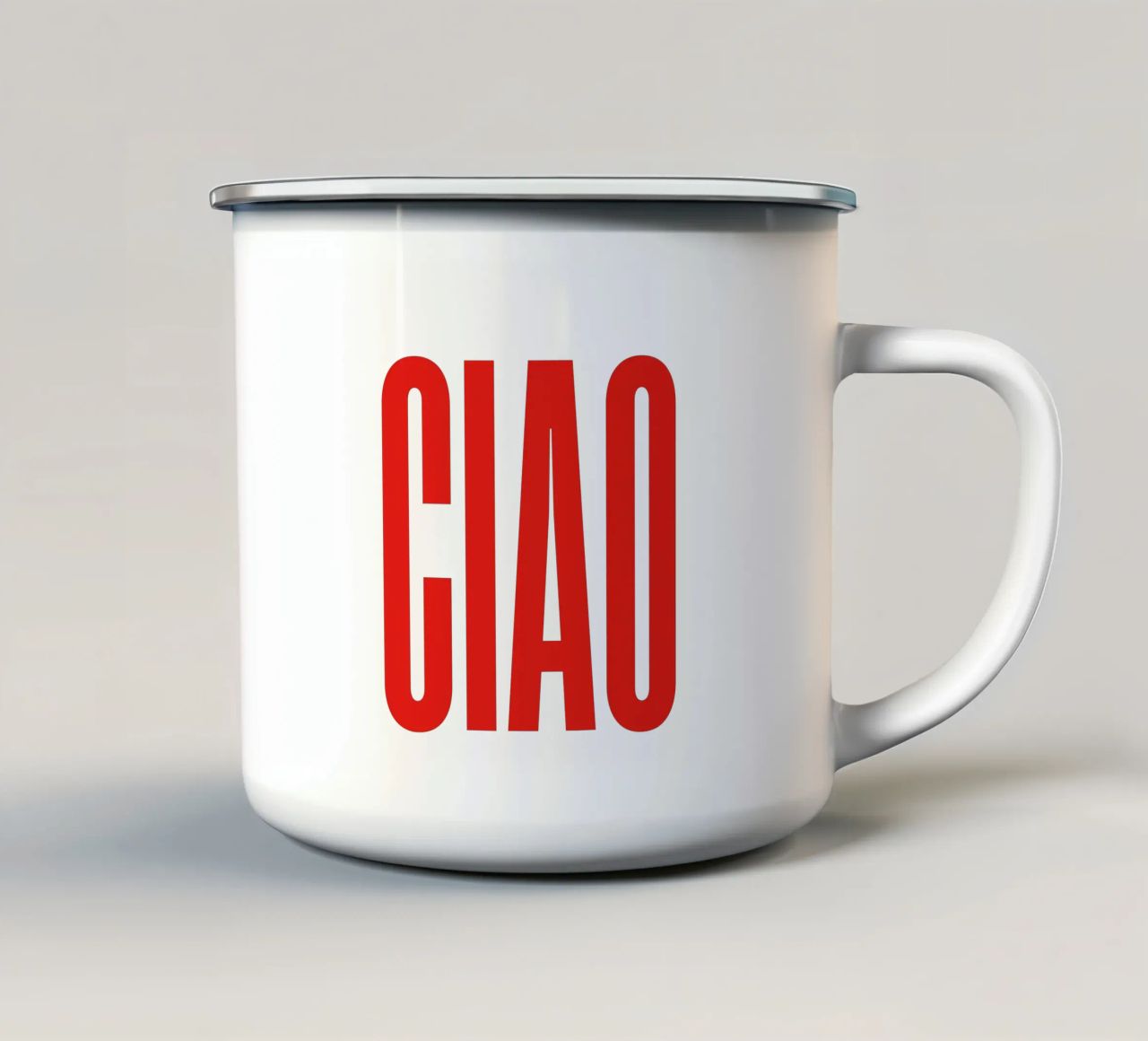 Tipografia minimalista "CIAO" in grassetto rosso tazza in smalto da The Quote Collective