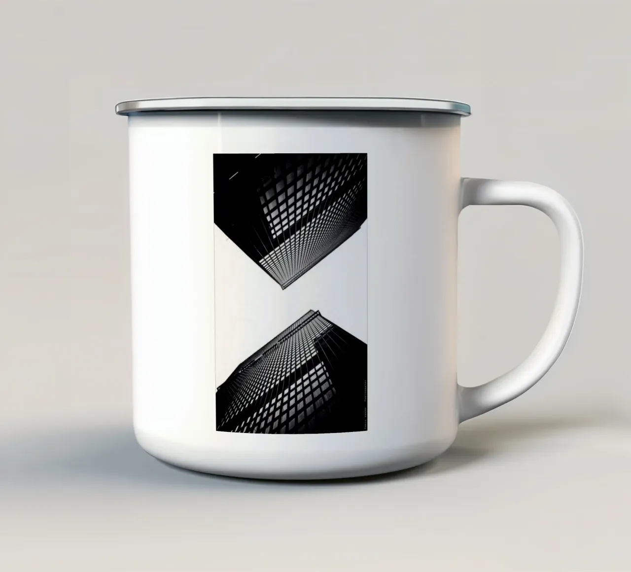 Chicago - L'eco verticale tazza in smalto da Black & White
