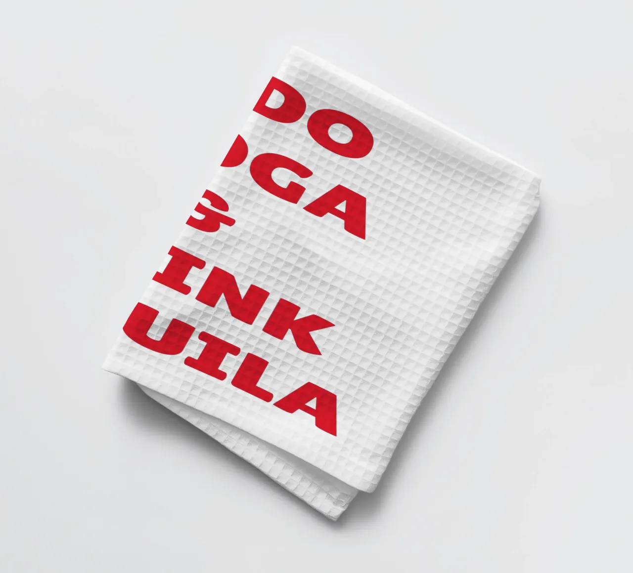 Lustiges "Ich mache Yoga und trinke Tequila" Fettes rotes Zitat-Design Geschirrtuch von The Quote Collective