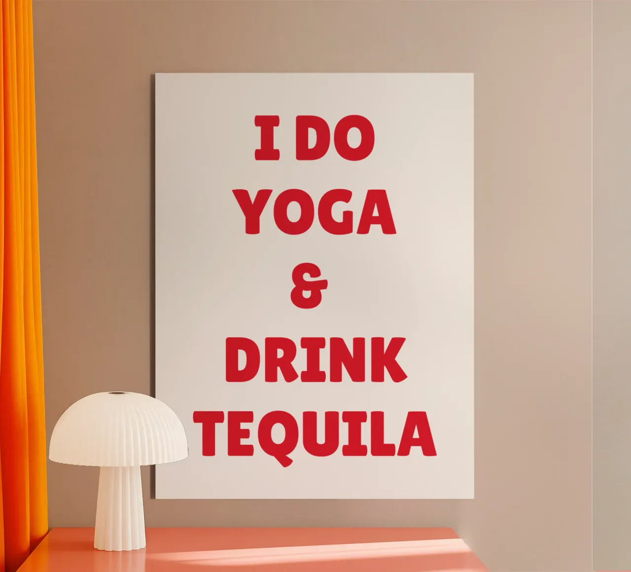 Lustiges "Ich mache Yoga und trinke Tequila" Fettes rotes Zitat-Design Alu-Dibond von The Quote Collective
