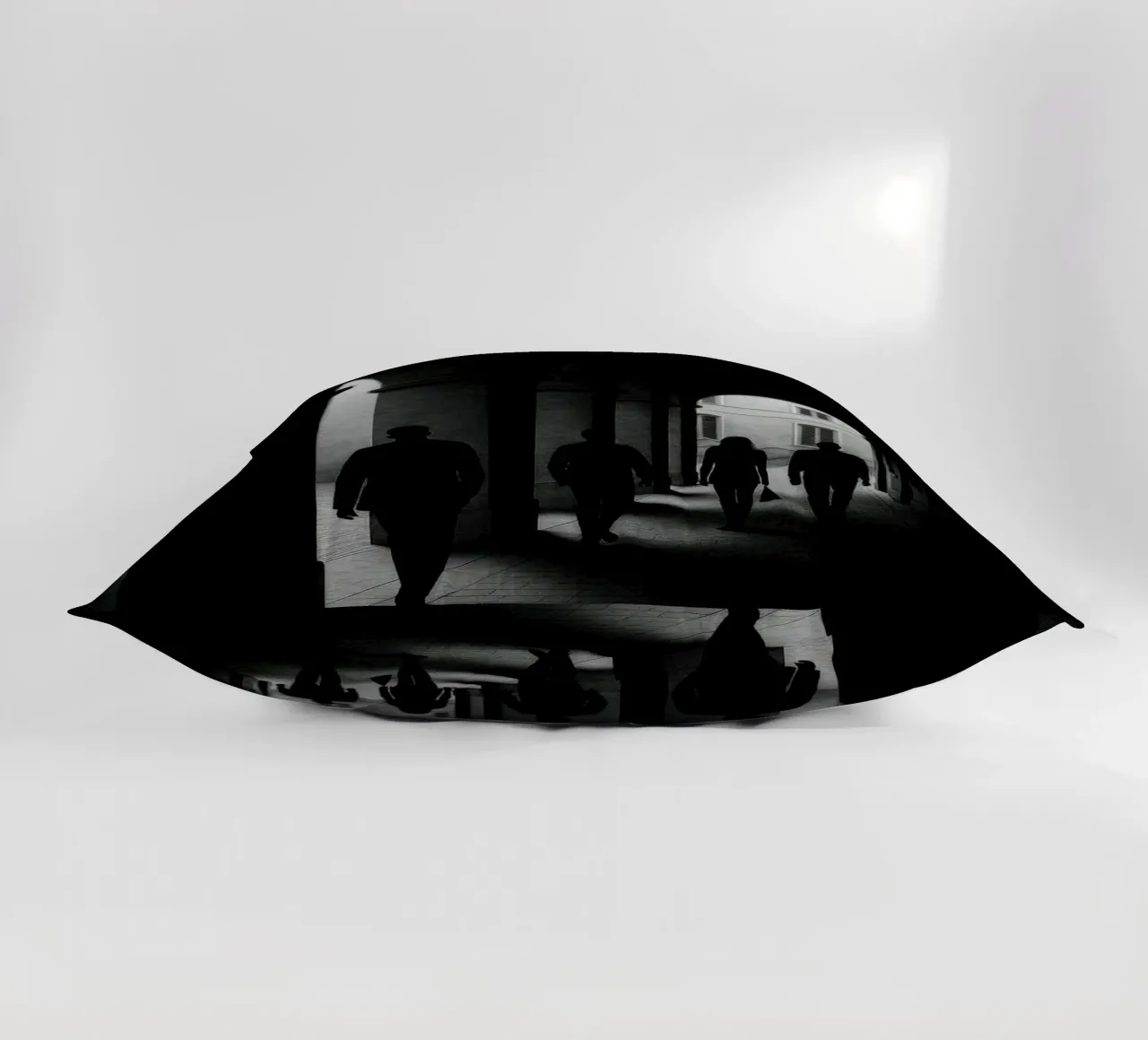 Milano - Figure in movimento cuscino da Black & White