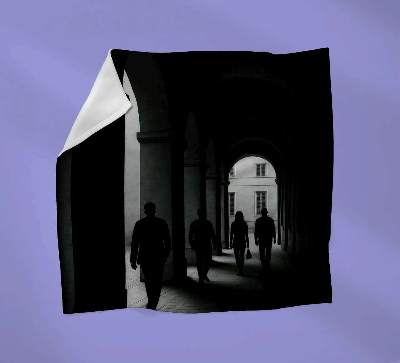 Milano - Figure in movimento coperta in pile da Black & White