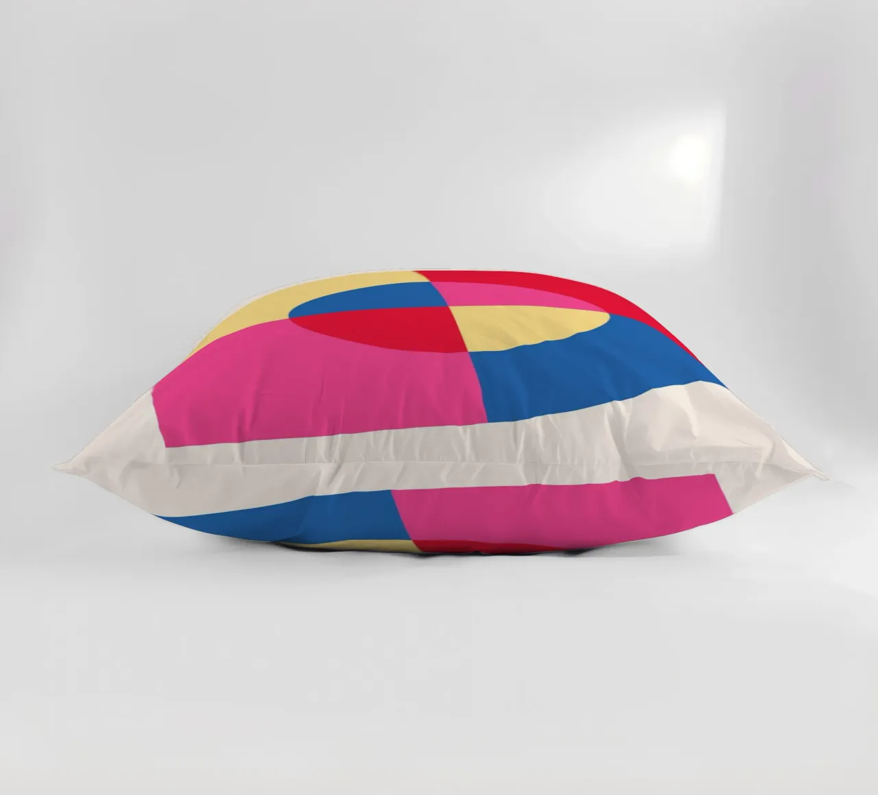 Stampa geometrica astratta a blocchi di colore di Modernist Shapes & C cuscino da NorwesClub