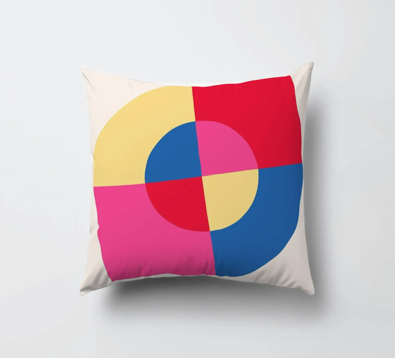 Stampa geometrica astratta a blocchi di colore di Modernist Shapes & C cuscino da NorwesClub