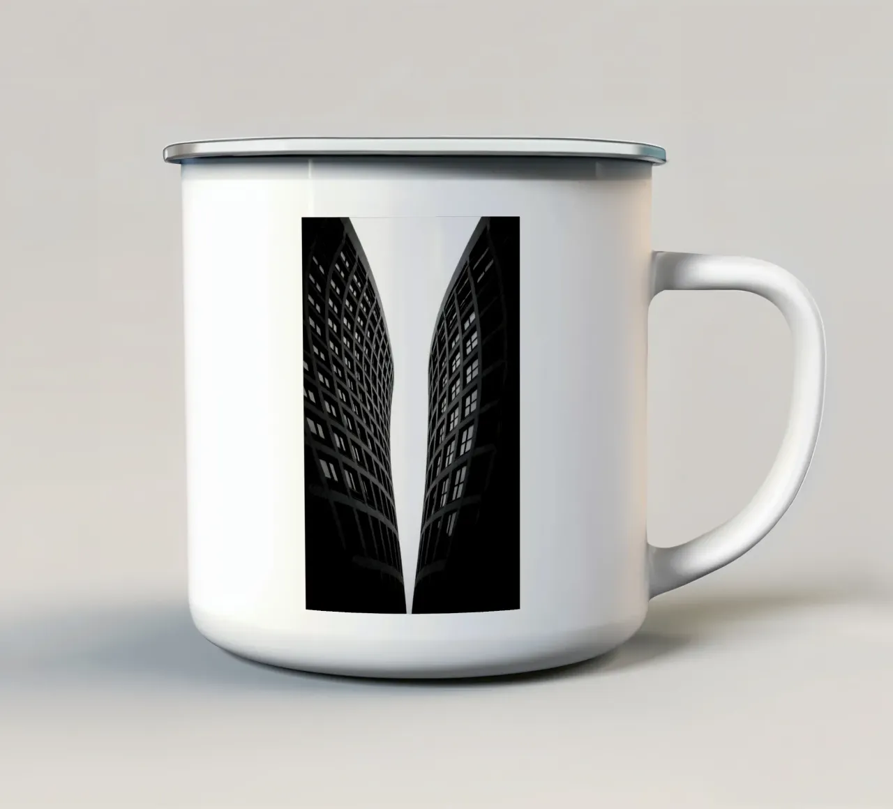 Rotterdam - Flexibele torens emaille mok van Black & White