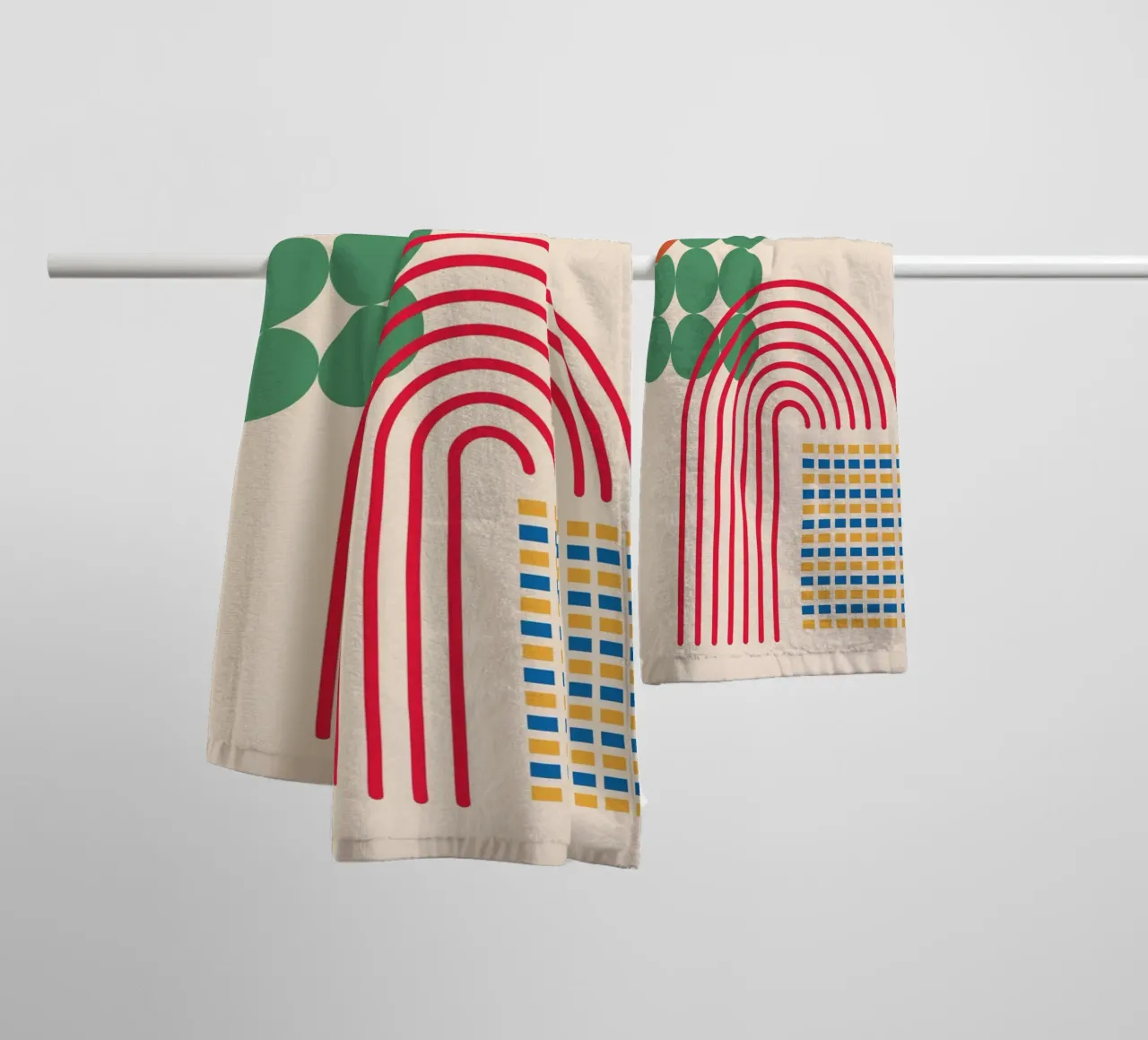 Bauhaus abstracte geometrische vormen door cirkels bogen rasters badhanddoek van NorwesClub