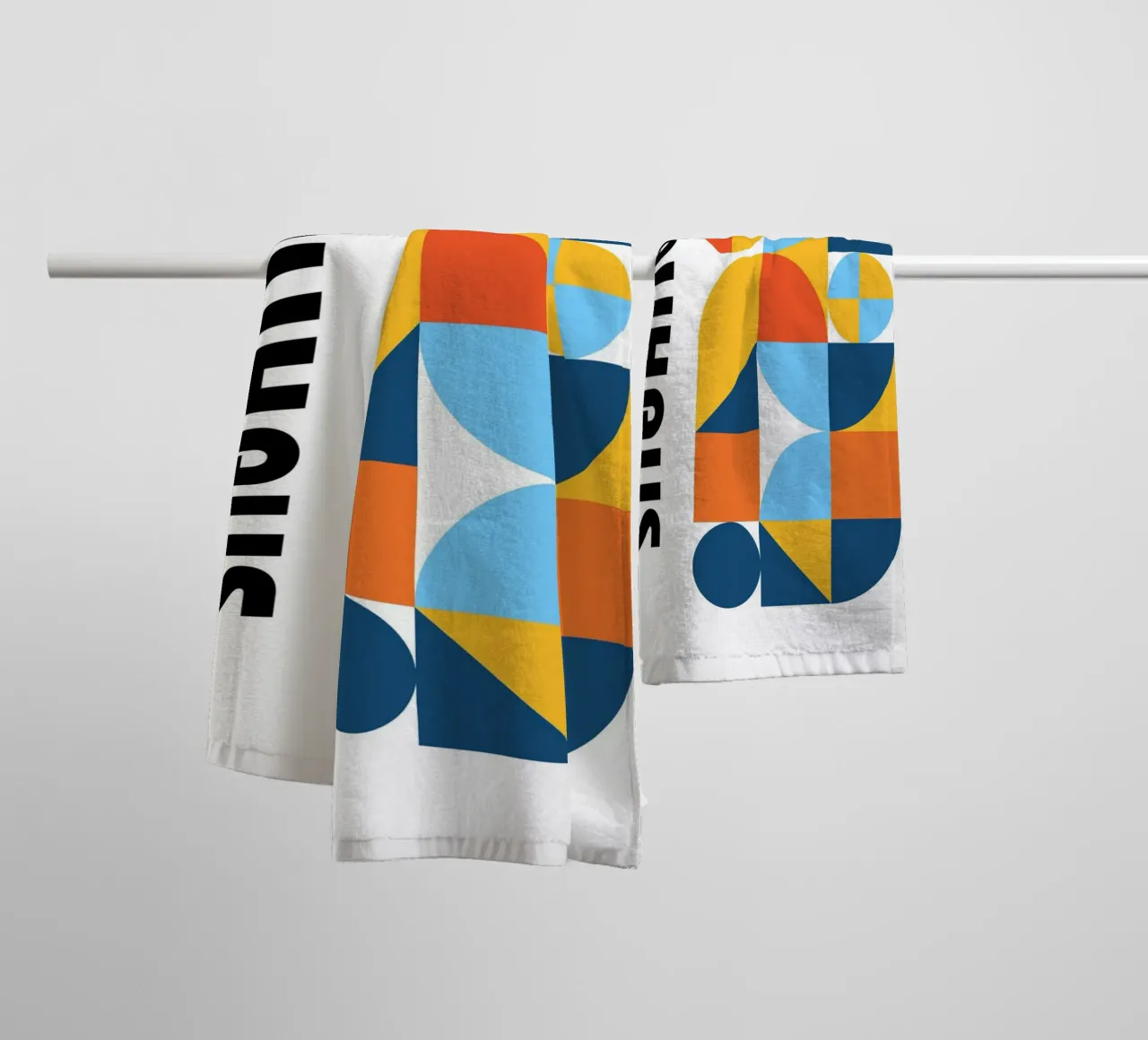 Bauhaus Geometrisches Muster Abstrakter Druck von Modernist Forms Handtuch von NorwesClub