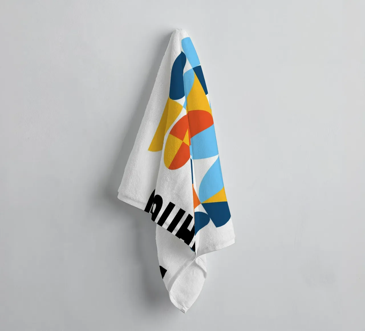 Bauhaus Geometric Pattern Abstract Print by Modernist Forms serviette de bain de NorwesClub
