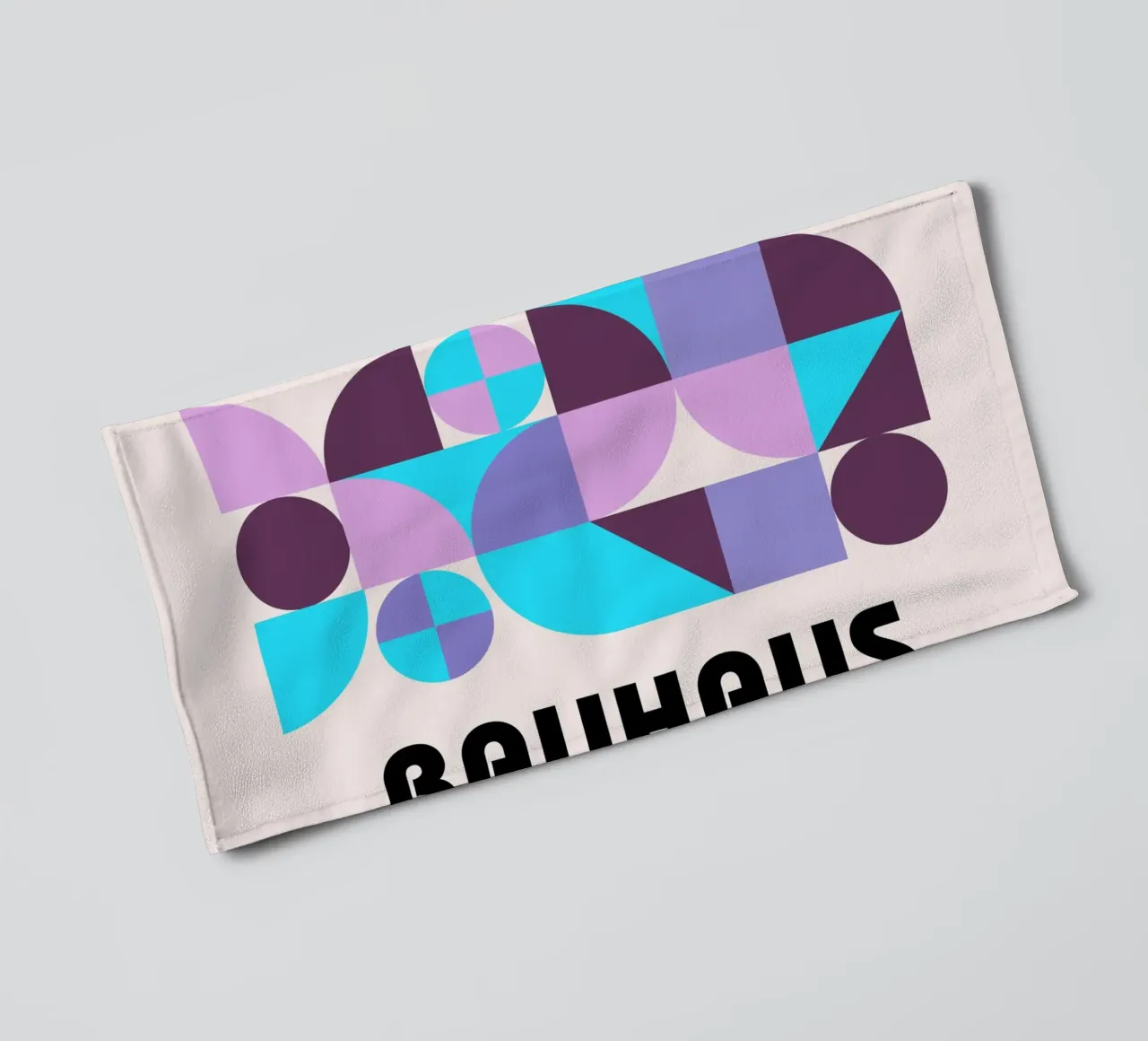 Bauhaus Geometric Pattern Abstract Print von Modernist Forms, Handtuch von NorwesClub