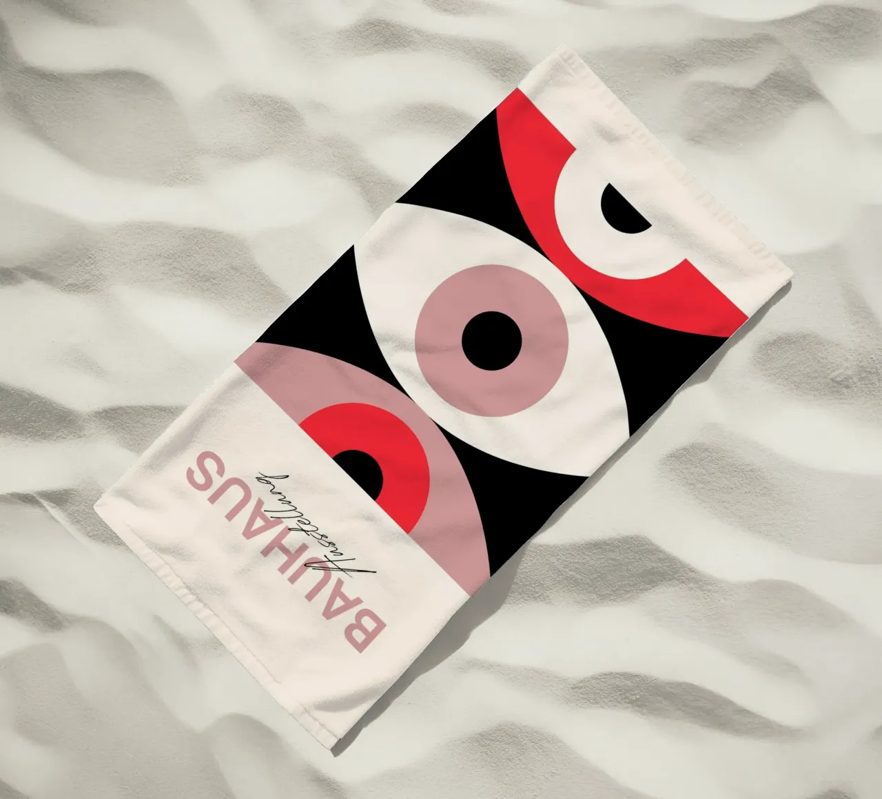 Bauhaus Eye Abstract Art Print by Modernist Forms, Red Pink serviette de plage de NorwesClub