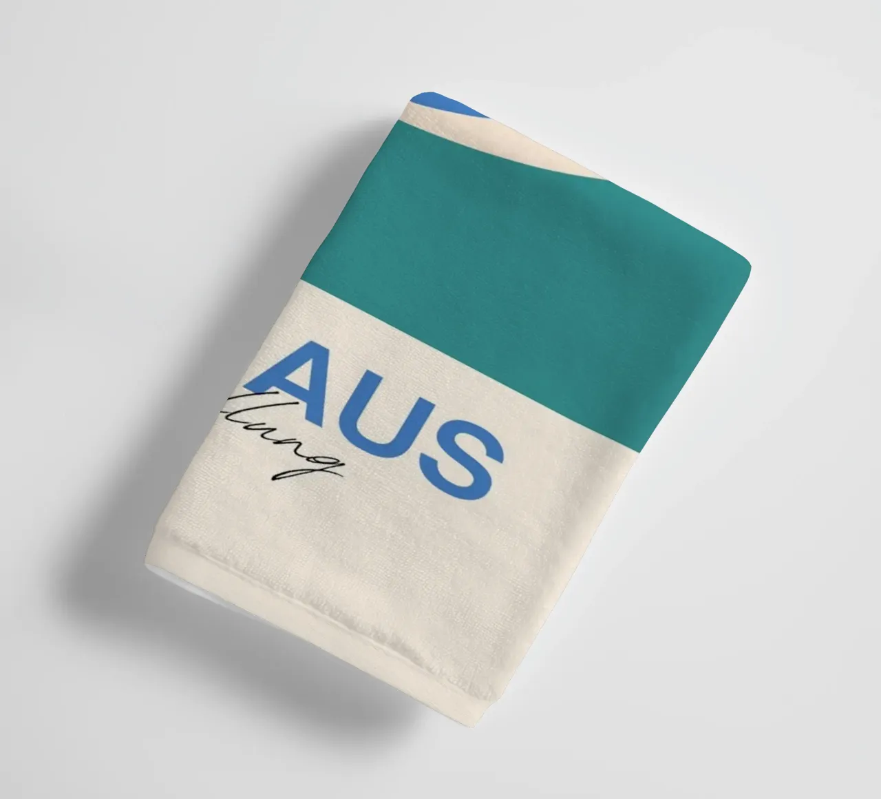 Bauhaus Eye abstracte kunstdruk van Modernist Forms, Blauwgroen badhanddoek van NorwesClub