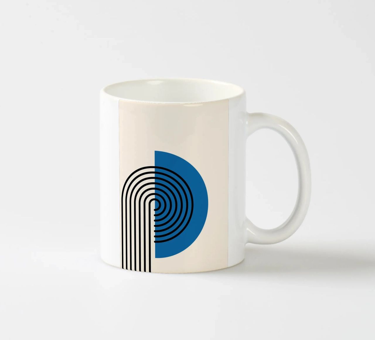 Abstracte retro regenboog boog door Modernist Forms, Bl keramische mok van NorwesClub