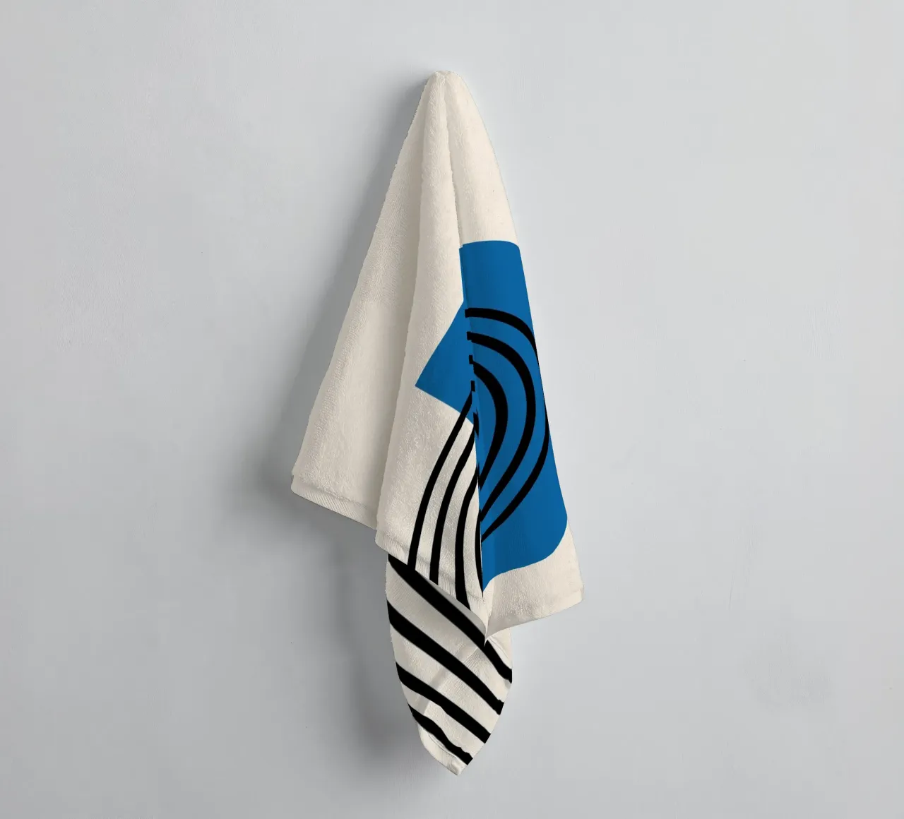 Abstrakter Retro-Regenbogenbogen Kunstdruck von Modernist Forms, Bl Handtuch von NorwesClub