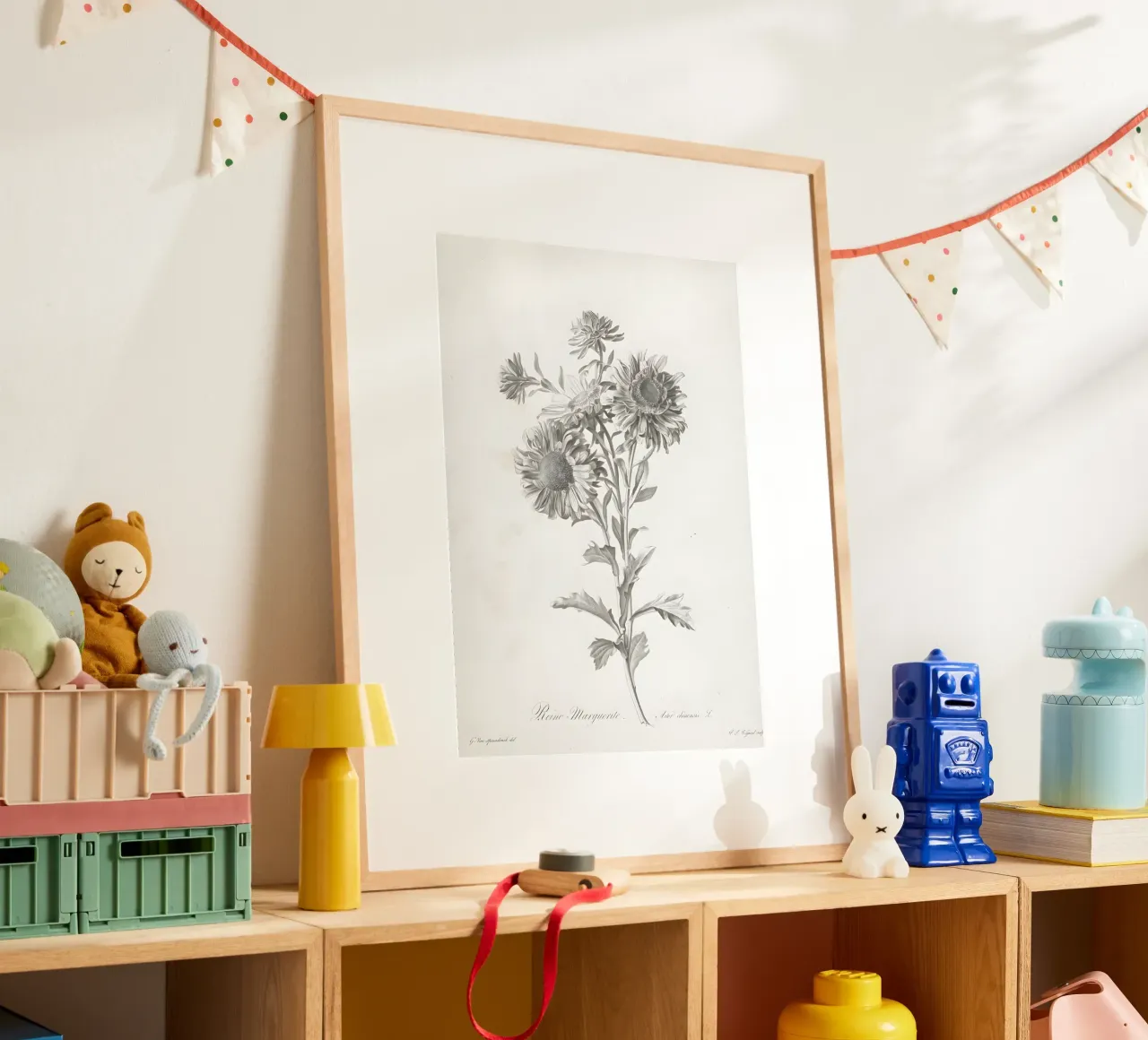 Reine Marguerite: Stampa botanica vintage di aster, monocromatica poster con telaio in plastica da NorwesClub