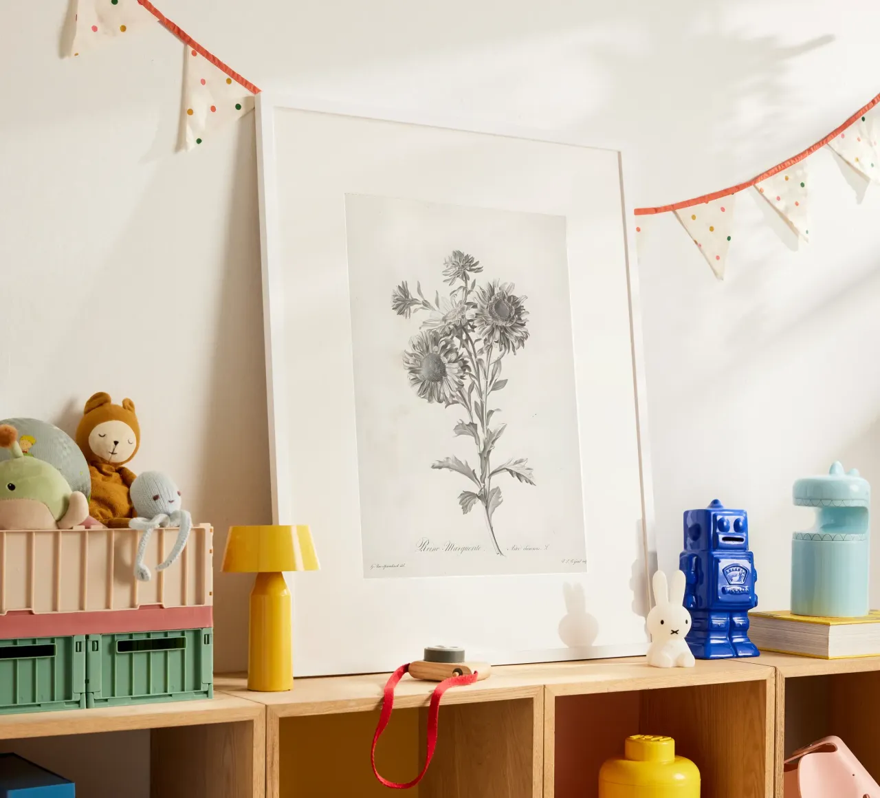 Reine Marguerite: Stampa botanica vintage di aster, monocromatica poster con telaio in plastica da NorwesClub