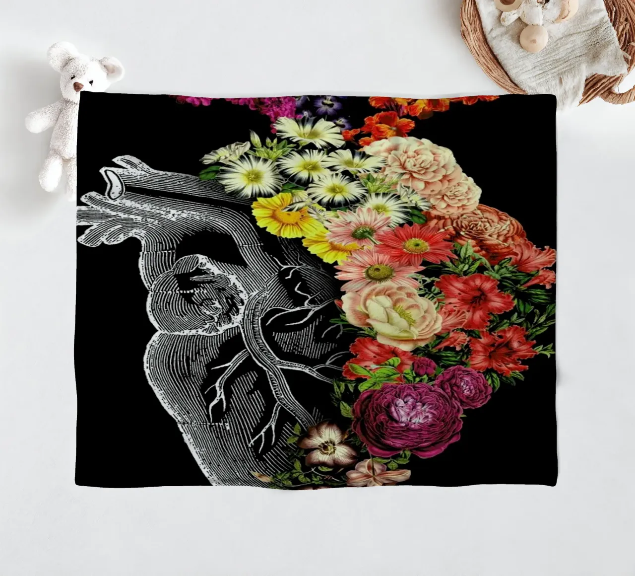 Flower Heart Spring coperta in pile da Tobe Fonseca