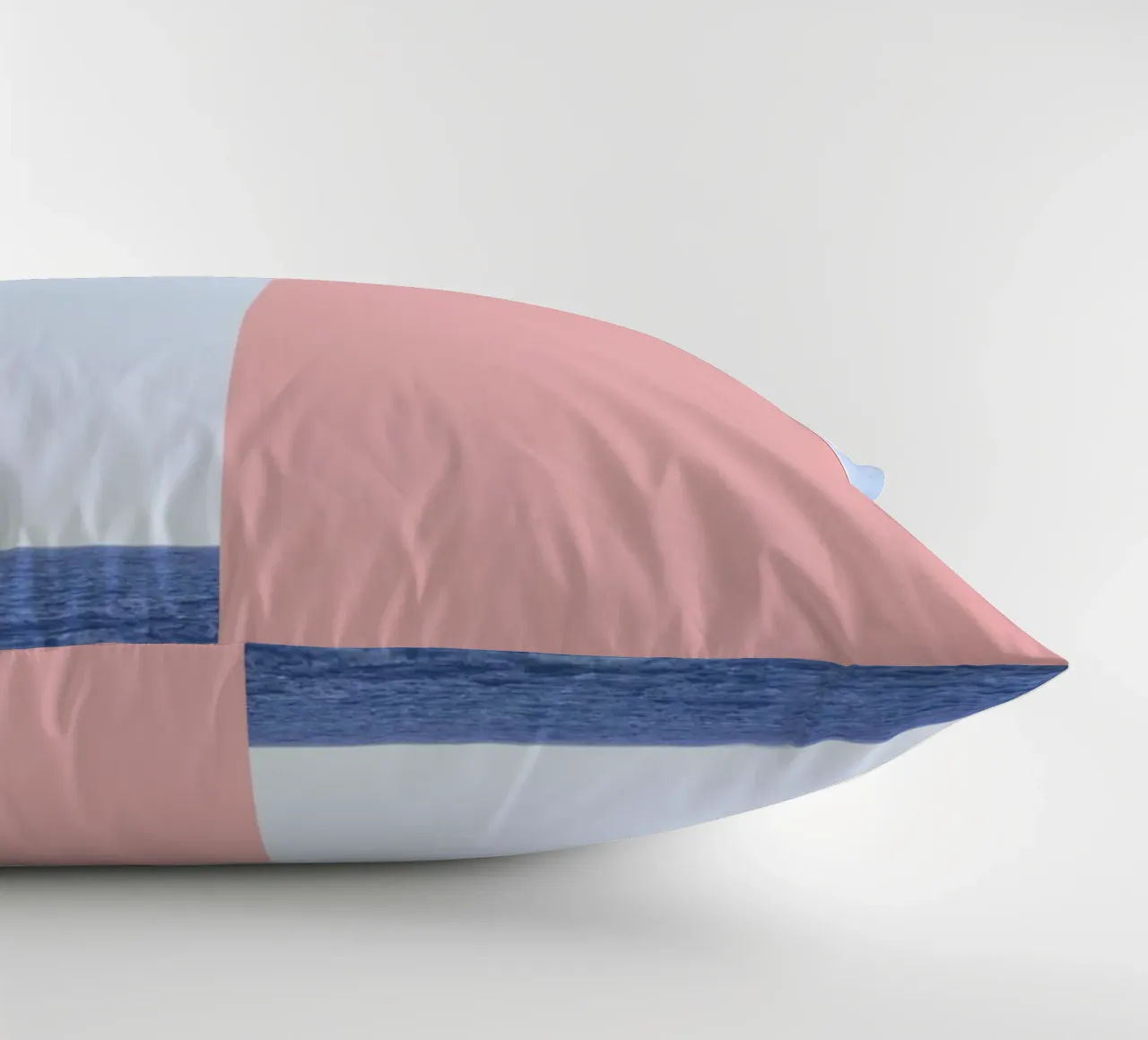 Come Closer kussen van Rupert Höller