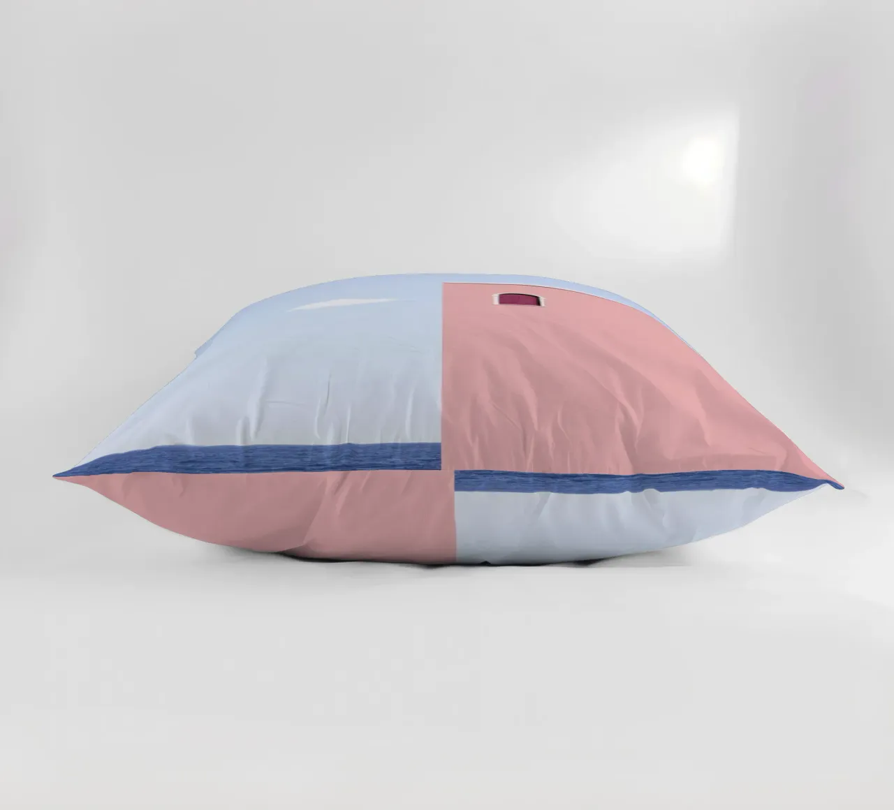 Come Closer kussen van Rupert Höller