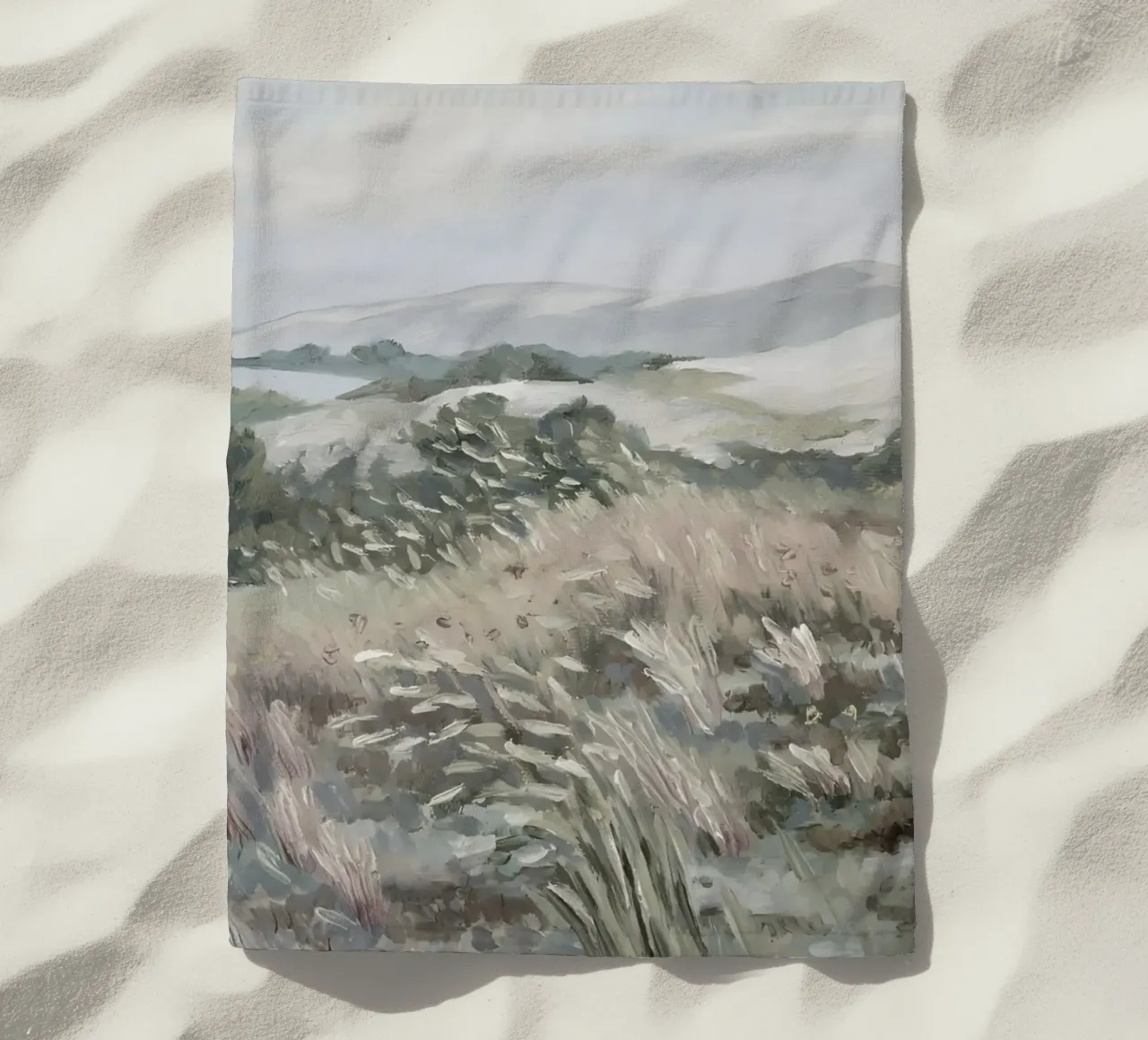 Katie Staples : Vue d'une colline, paysage impressionniste, Sageb serviette de plage de NorwesClub