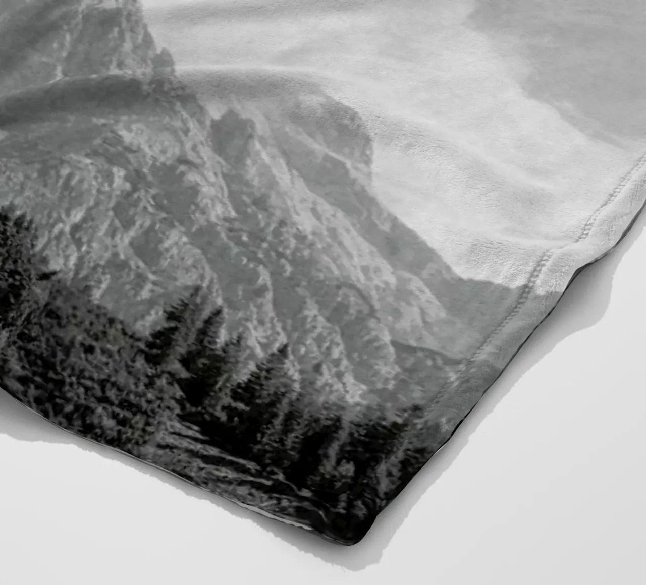 Clouds Forming 3 coperta in pile da Nur Mut