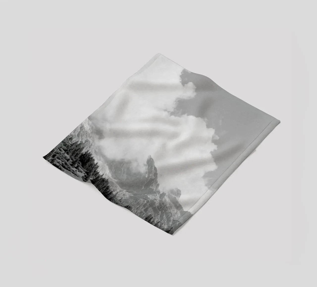 Clouds Forming 3 coperta in pile da Nur Mut