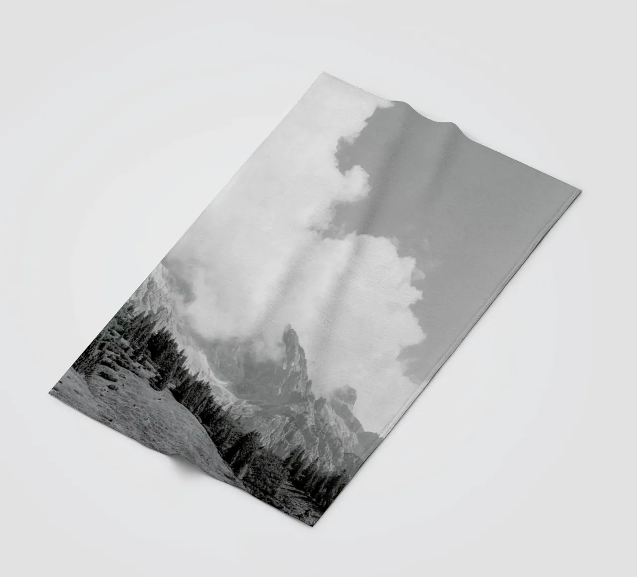 Clouds Forming 3 coperta in pile da Nur Mut