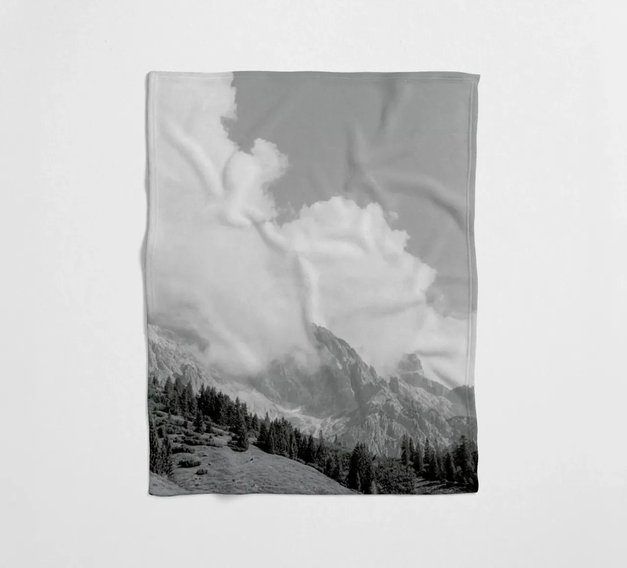 Clouds Forming 3 coperta in pile da Nur Mut