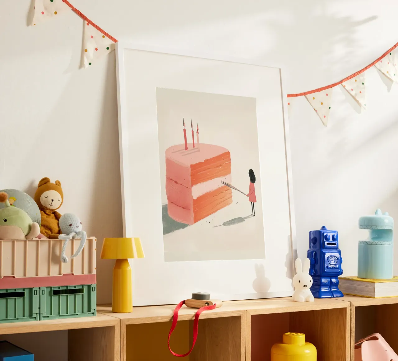 Stampa d'arte sulla celebrazione della torta di compleanno - Post sul dessert stravagante poster con telaio in legno da NorwesClub