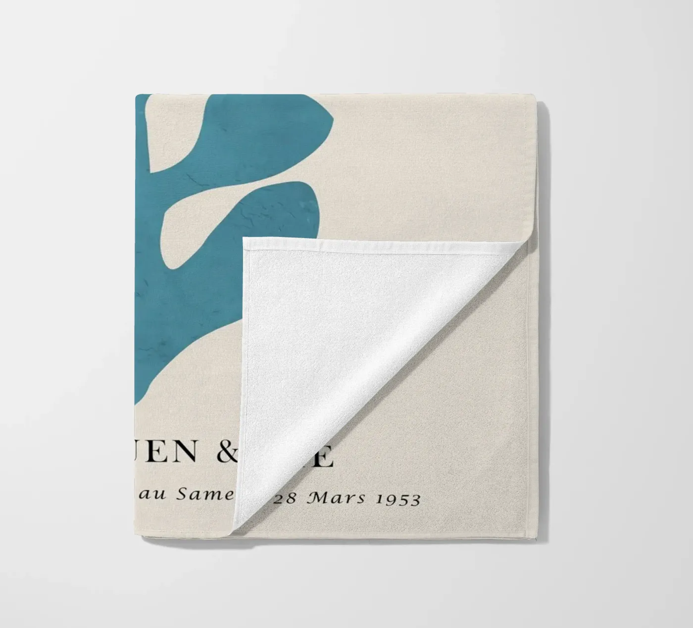 Centre Blue beach towel by Vonda Shop