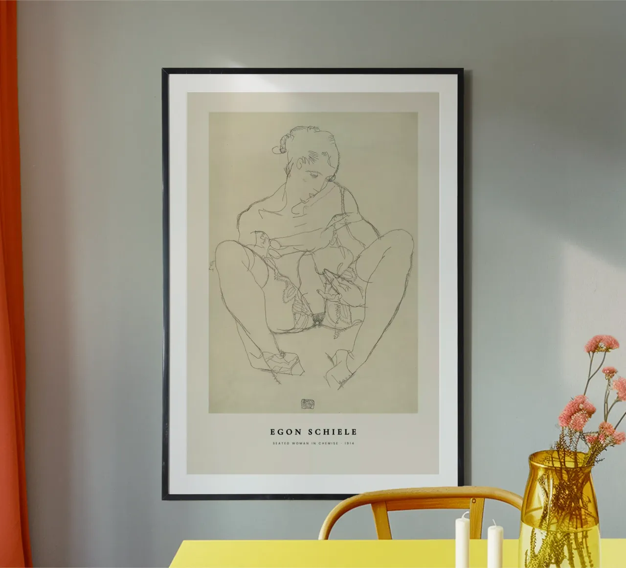 Egon Schiele - Seated Woman in Chemise - 1914 poster con telaio in alluminio da Vintage by JUNIQE