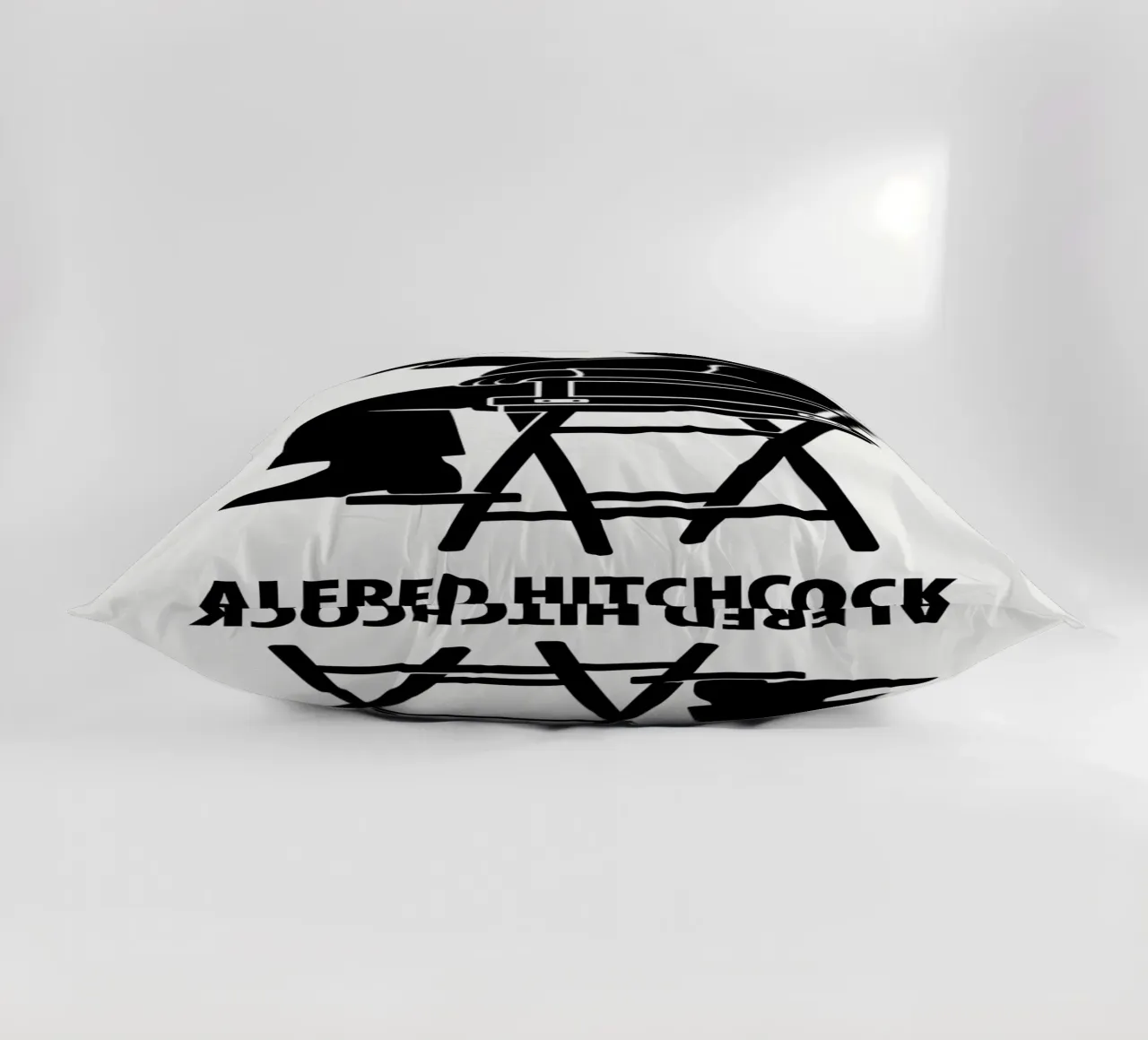 Alfred Hitchcock Print cuscino da MoviesArt