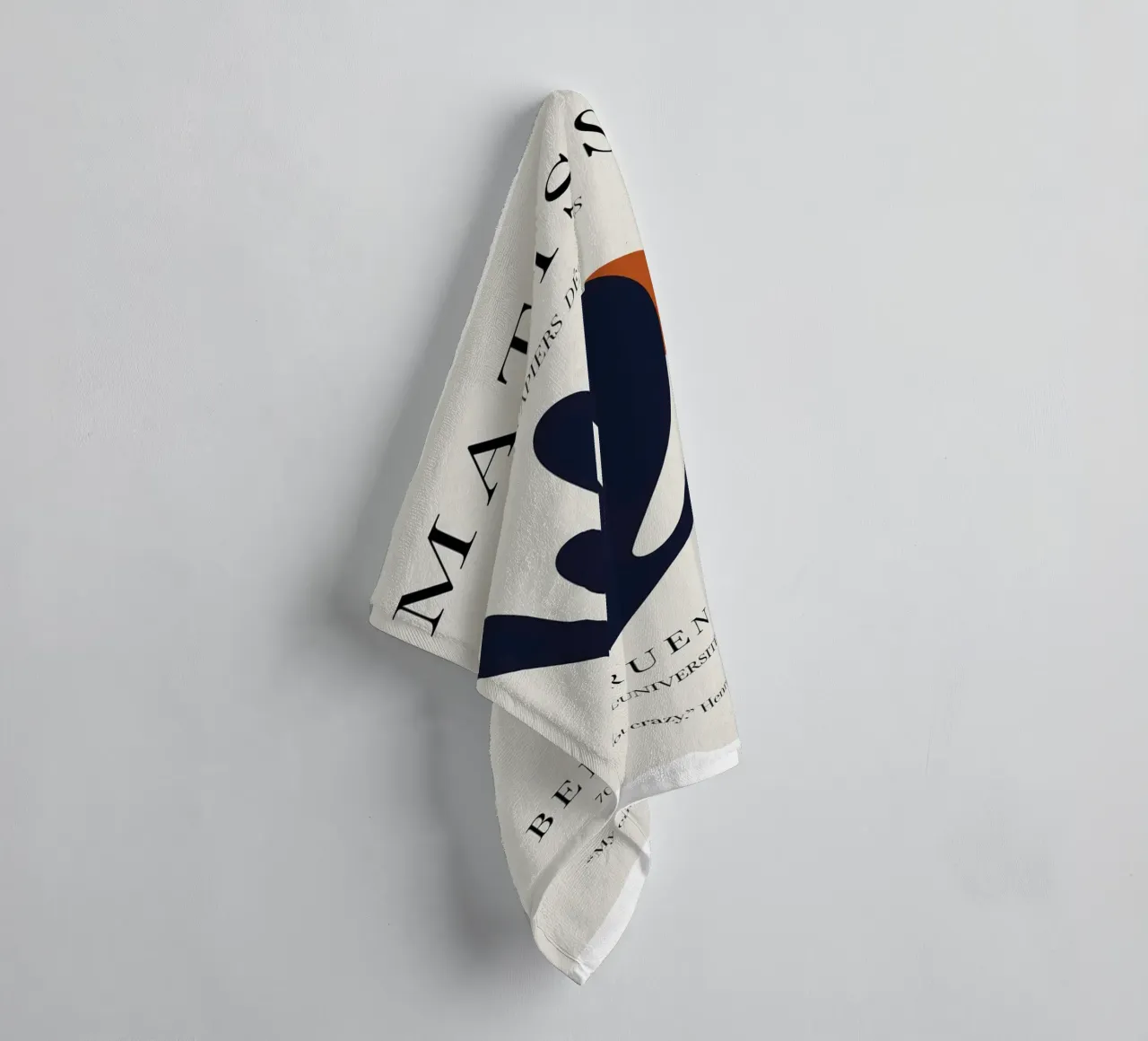 comme une lune partiellement couverte serviette de bain de Vonda Shop