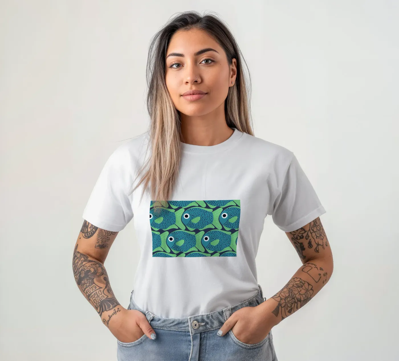 Blue Fish Pattern t-shirt da Laura Graves