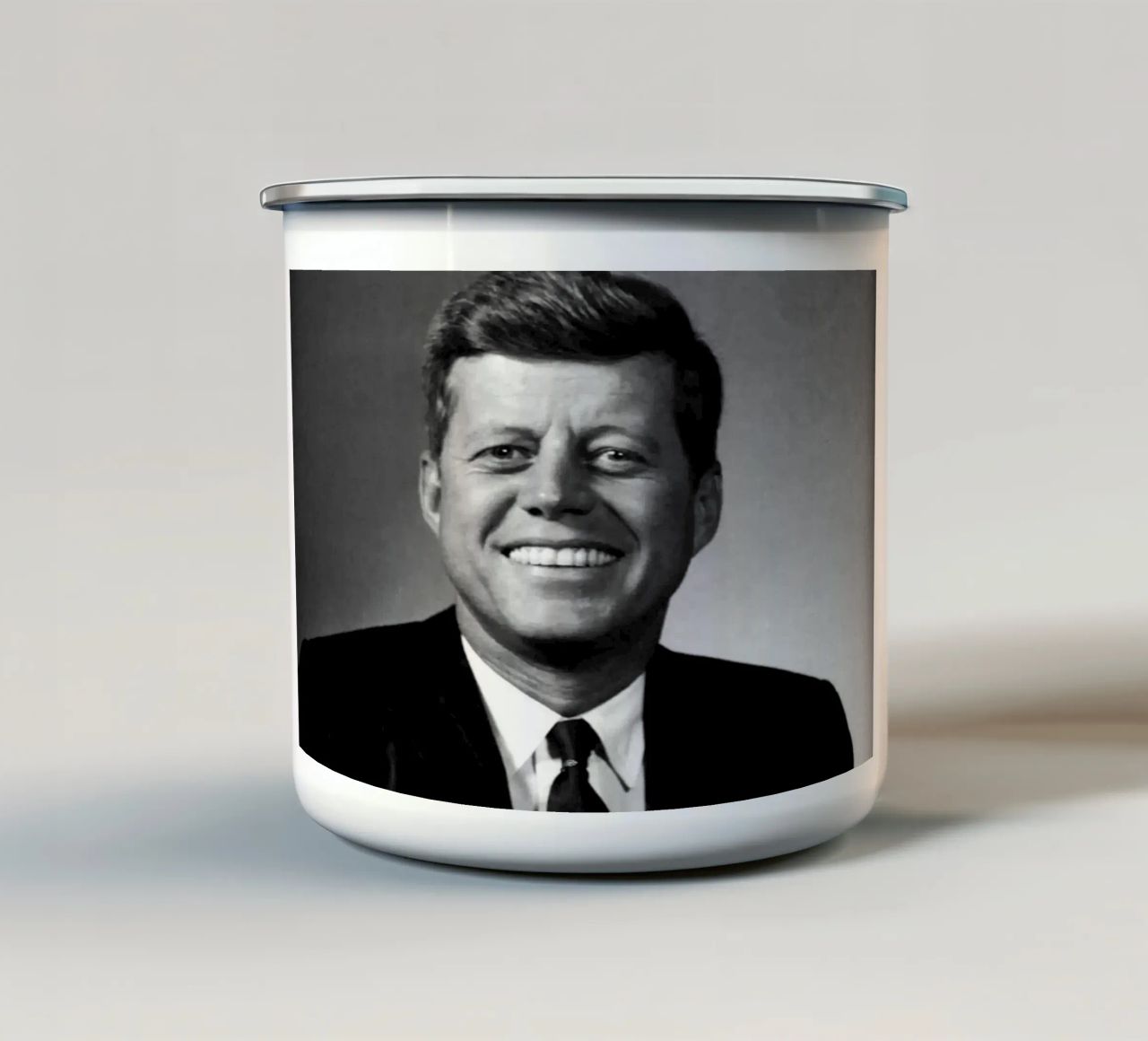 sorriso di john kennedy tazza in smalto da Reece Shop