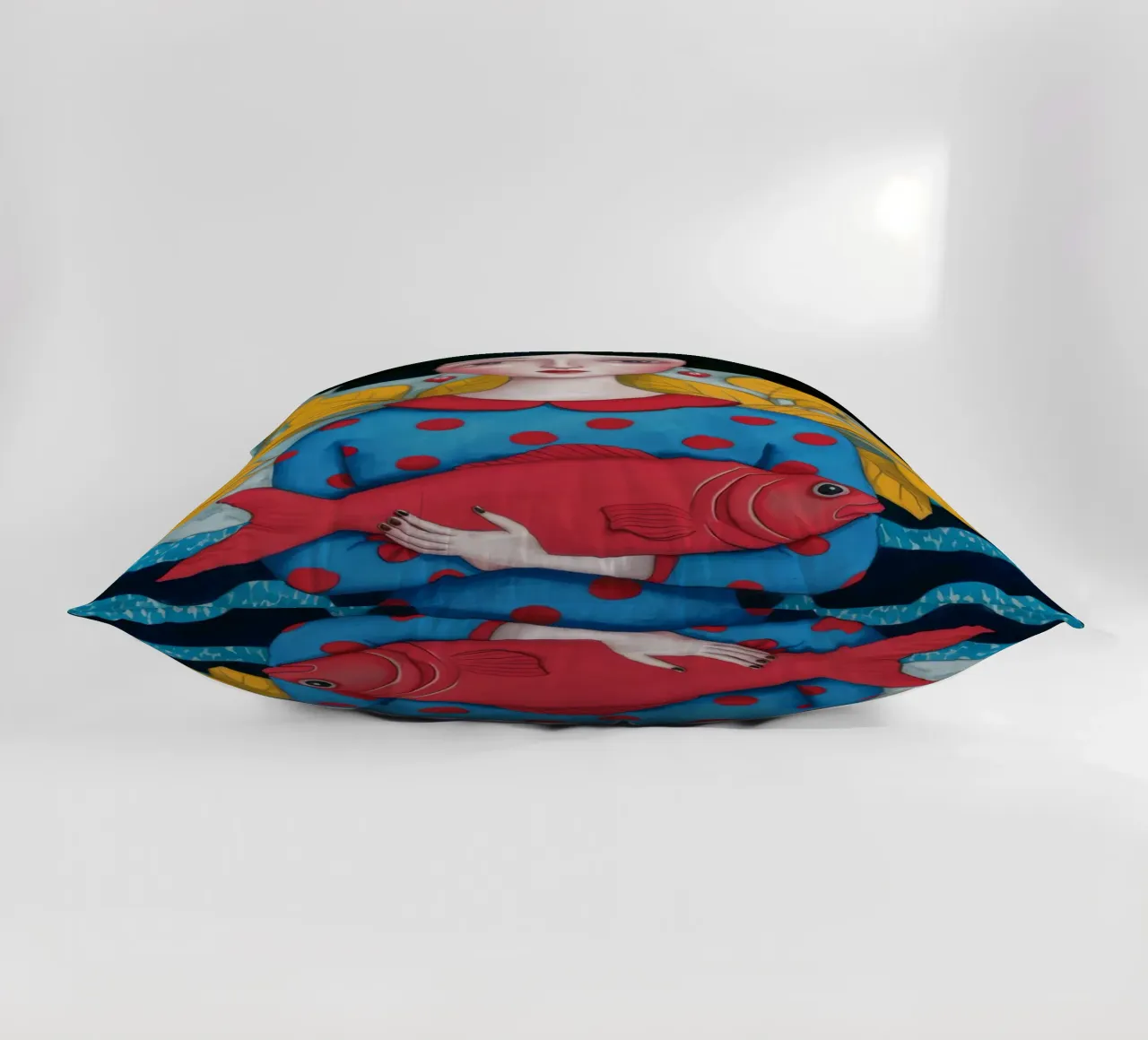 Signora con pesce rosso cuscino da Arcane Shade